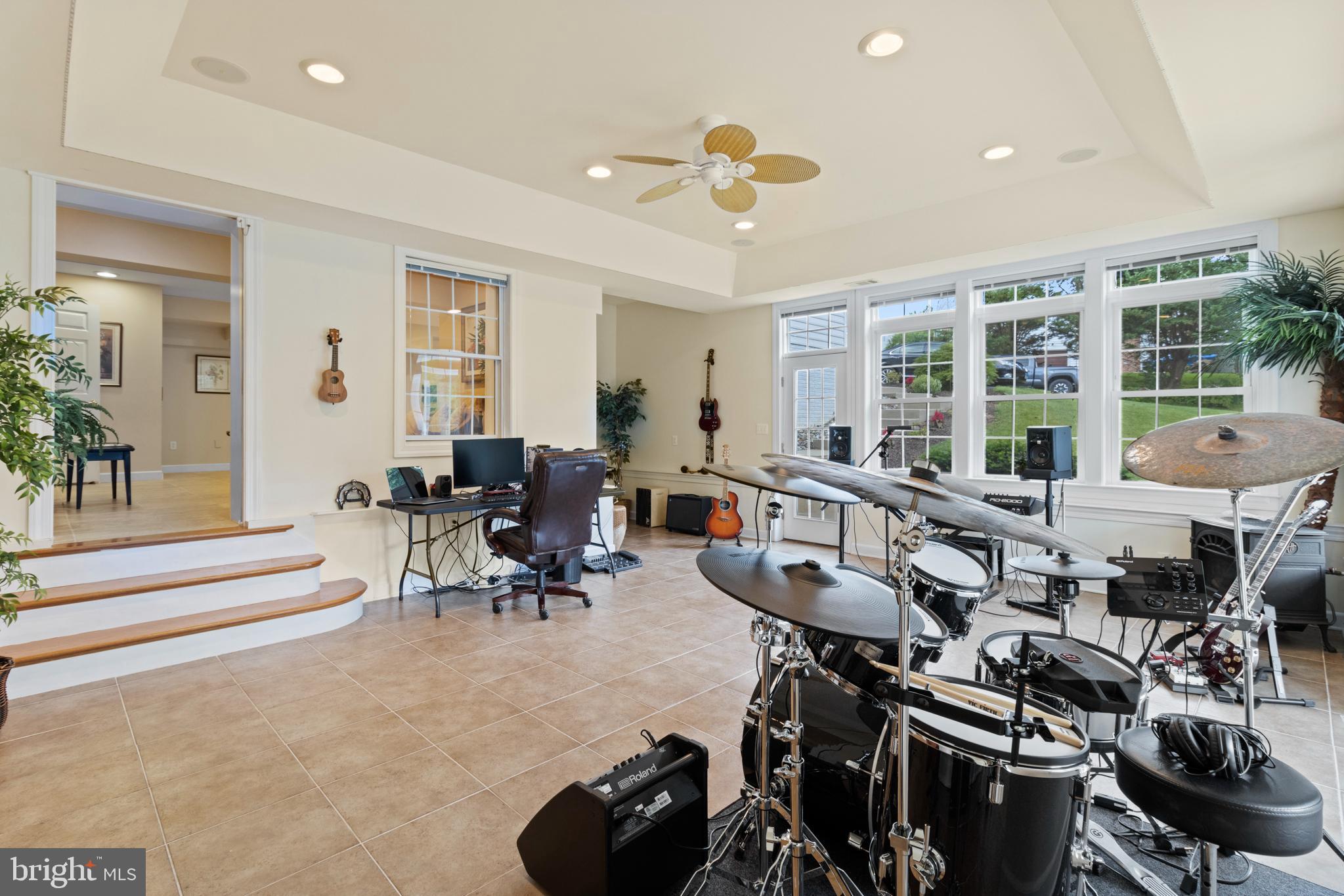 23703 Woodfield Road Gaithersburg, MD 20882 - Photo 68 of 97 Sunroom with walk out to pool area