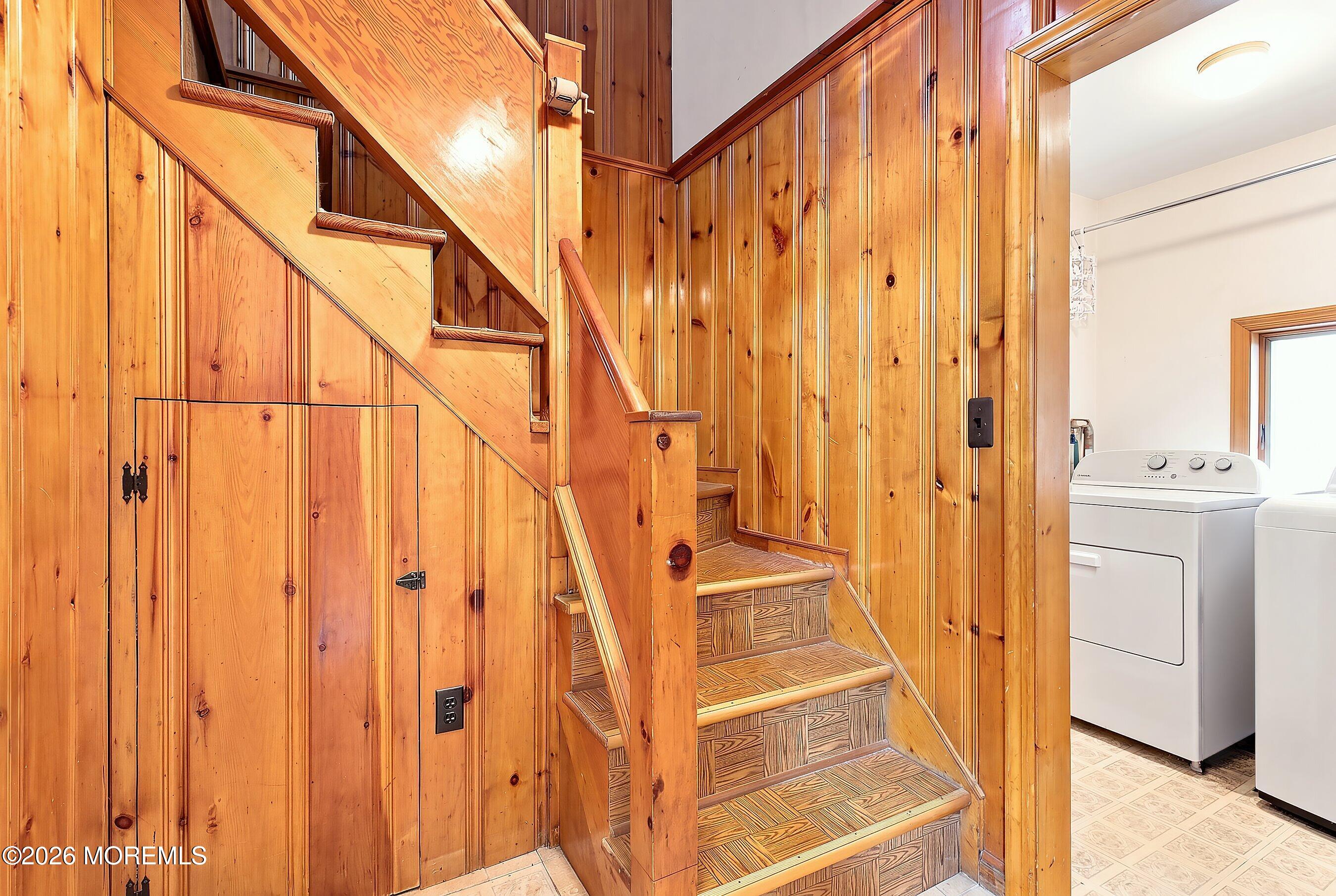303 Florence Road Middletown, NJ 07748 - Photo 17 of 47 22-Stairs adjusted