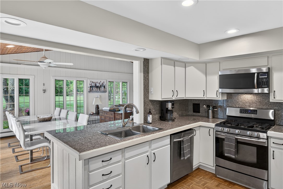 2069 Middleton Road Hudson, OH 44236 - Photo 11 of 42 The Kitchen