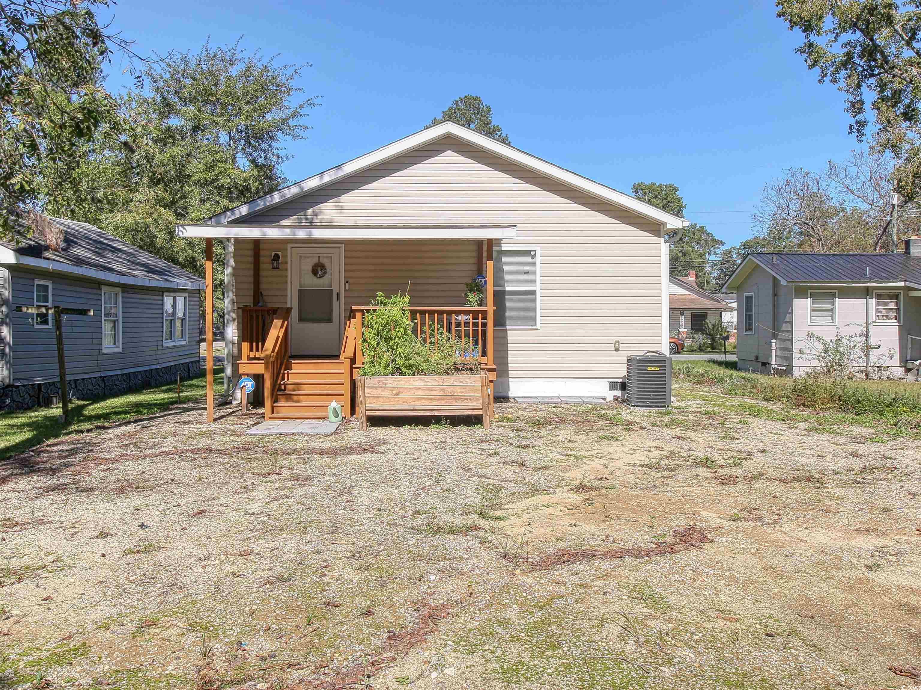 215 West James Street Mullins, SC 29574 - Photo 16 of 18 Bungalow-style home featuring covered porch
