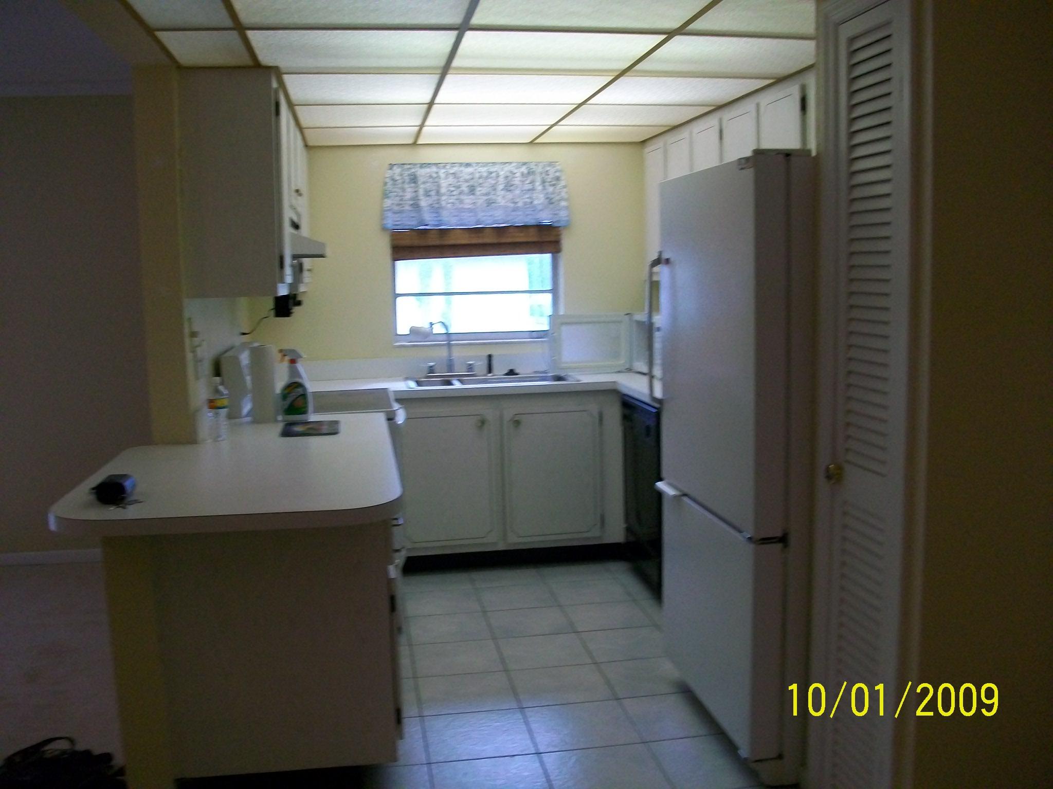 1291 Northwest 13th Street, Unit 443 Boca Raton, FL 33486 - Photo 2 of 11 BOCA LINDA KITCHEN