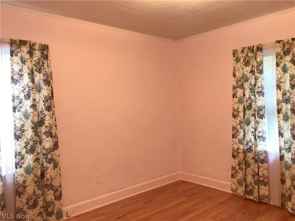 888 Montford Road Cleveland, OH 44121 - Photo 14 of 31