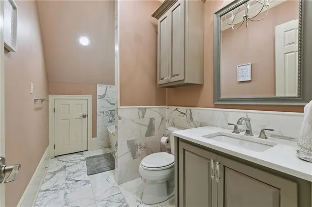 $945,000 | 7408 Stoneleigh Drive, Harahan, LA 70123