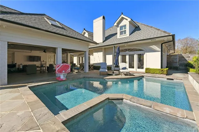 $945,000 | 7408 Stoneleigh Drive, Harahan, LA 70123