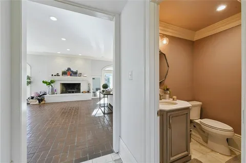 $945,000 | 7408 Stoneleigh Drive, Harahan, LA 70123