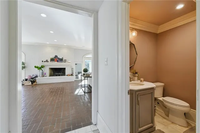 $945,000 | 7408 Stoneleigh Drive, Harahan, LA 70123