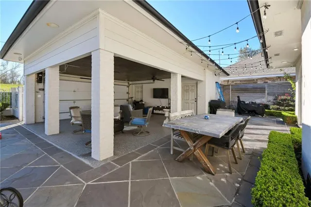 $945,000 | 7408 Stoneleigh Drive, Harahan, LA 70123