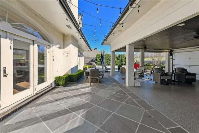 $945,000 | 7408 Stoneleigh Drive, Harahan, LA 70123