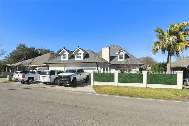 $945,000 | 7408 Stoneleigh Drive, Harahan, LA 70123