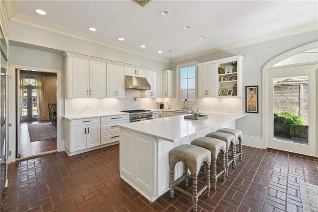 $945,000 | 7408 Stoneleigh Drive, Harahan, LA 70123