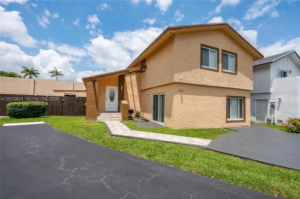 $650,000 | 1007 Northwest 106th Ave Circle, Miami, FL 33172