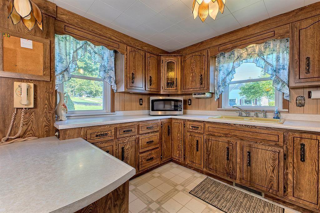 139 Holly Place Road Mount Pleasant, PA 15666 - Photo 11 of 37 Kitchen