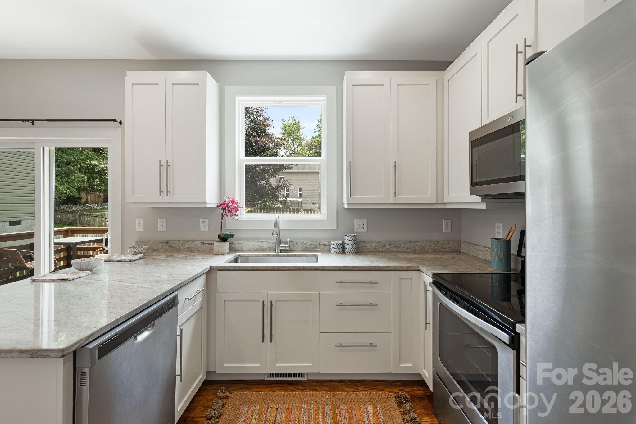81 Bellevue Road Asheville, NC 28803 - Photo 8 of 35