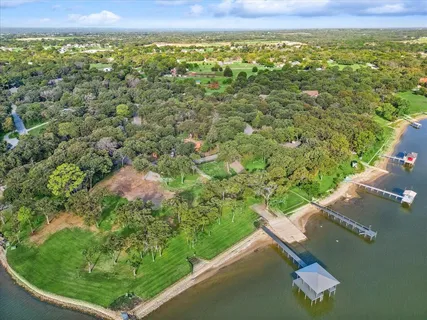 $999,999 | 12424 Lake Forest Drive, Azle, TX 76020