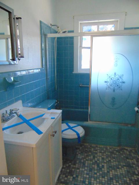 22000 Clarksburg Road Boyds, MD 20841 - Photo 19 of 25 main full bath