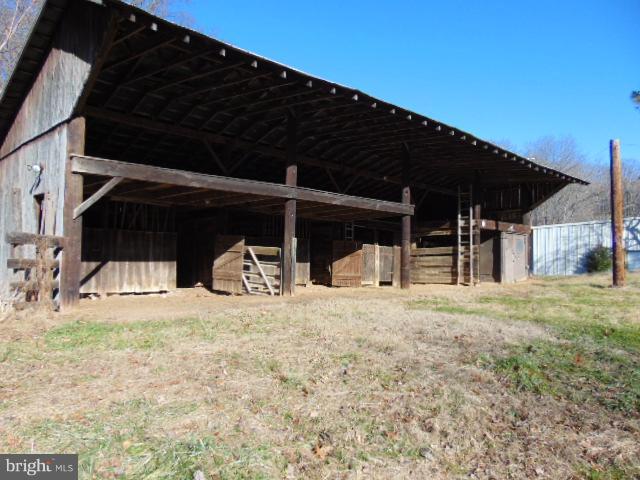 22000 Clarksburg Road Boyds, MD 20841 - Photo 6 of 25 Stable