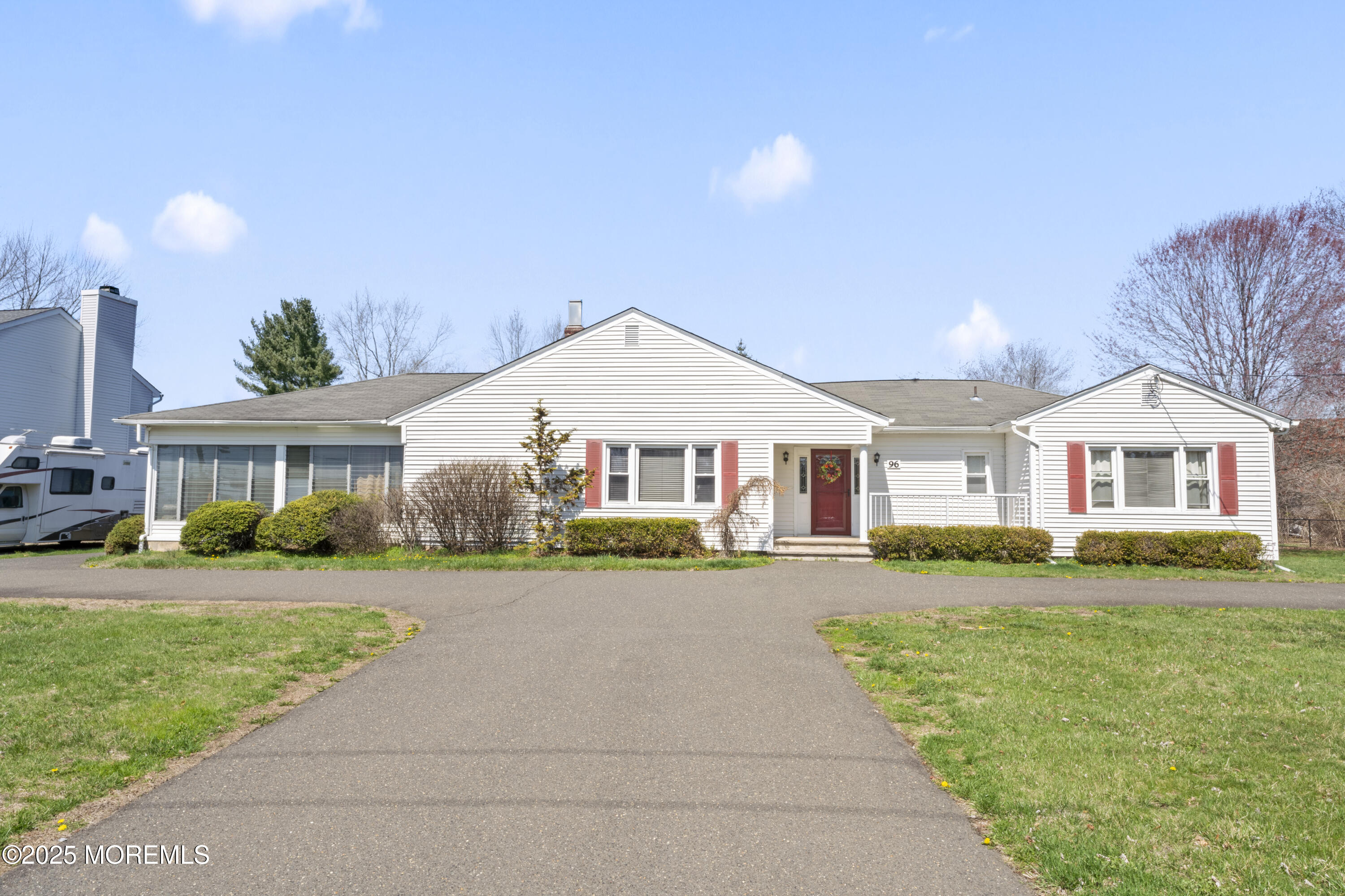 96 Gordons Corner Road Manalapan, NJ 07726 - Photo 3 of 20 01