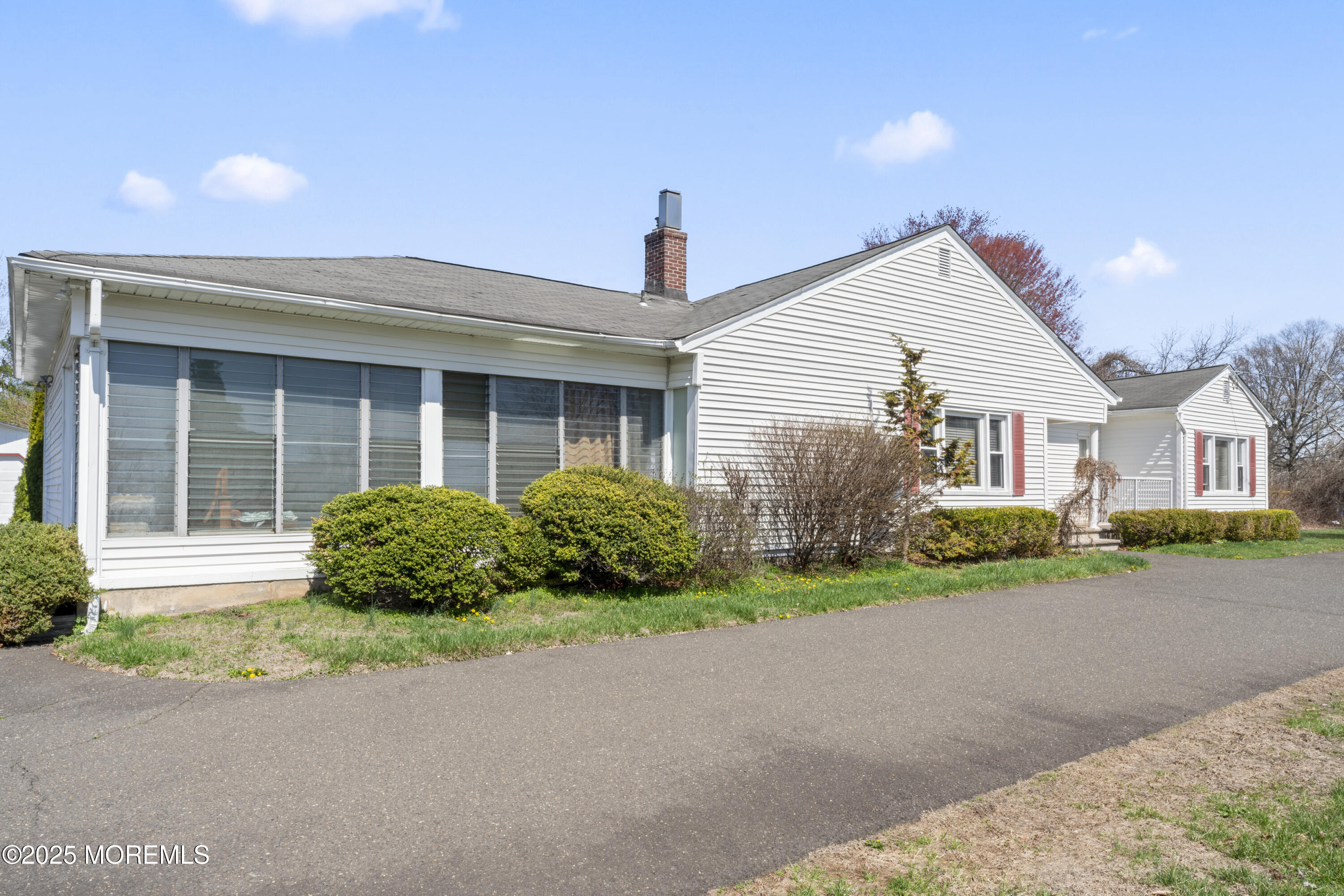 96 Gordons Corner Road Manalapan, NJ 07726 - Photo 4 of 20 02