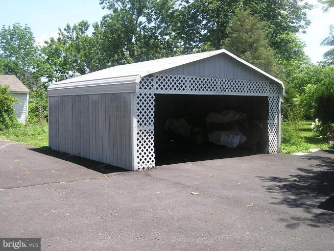 1455 Senseny Road Winchester, VA 22602 - Photo 2 of 7 Garage 1