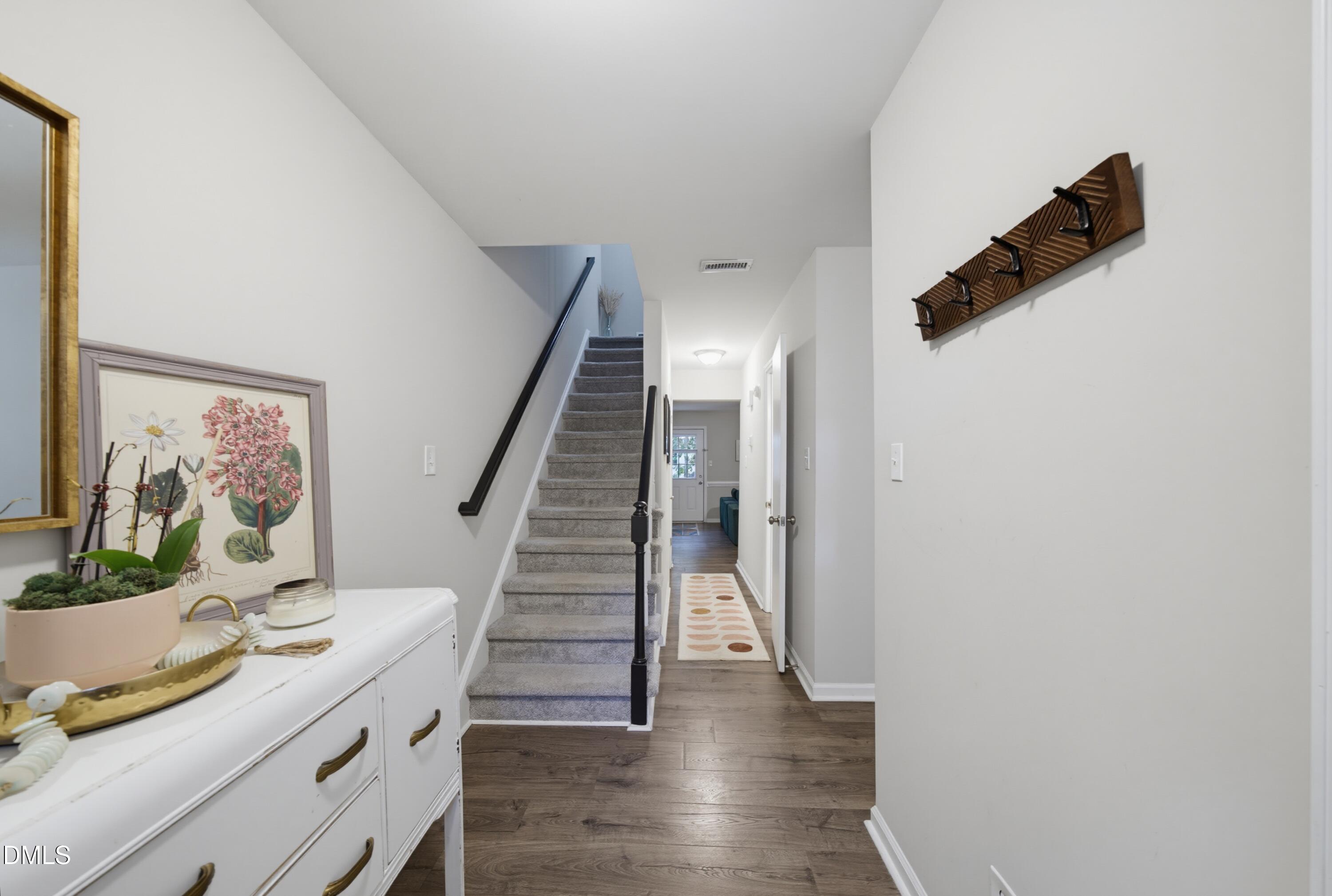 6413 New Market Way Raleigh, NC 27615 - Photo 4 of 30 DSC03798