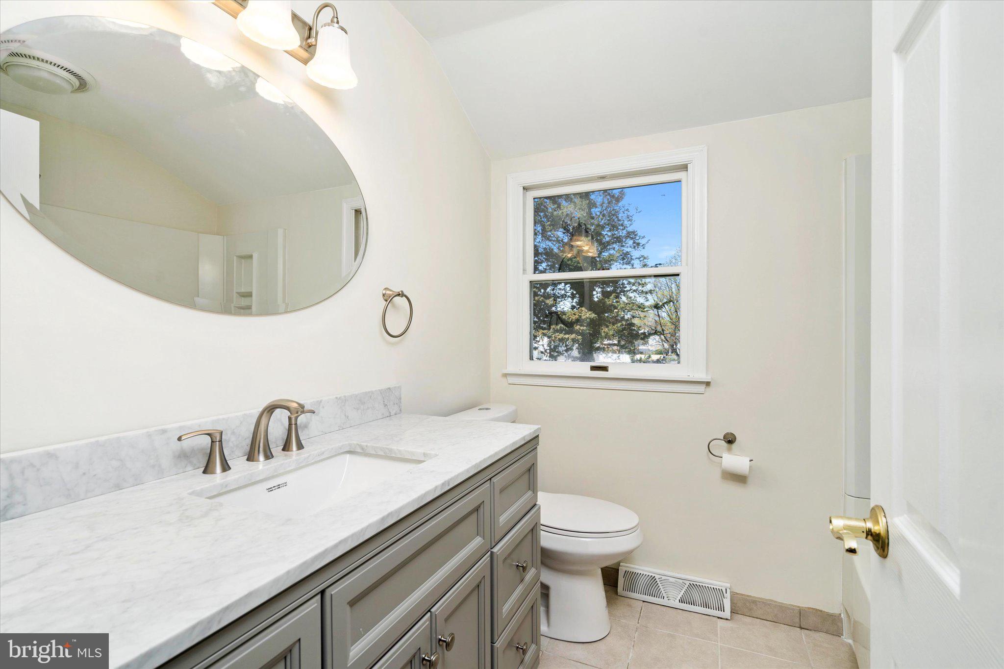 745 Woodlane Road Beverly, NJ 08010 - Photo 21 of 28 2nd Full Bathroom