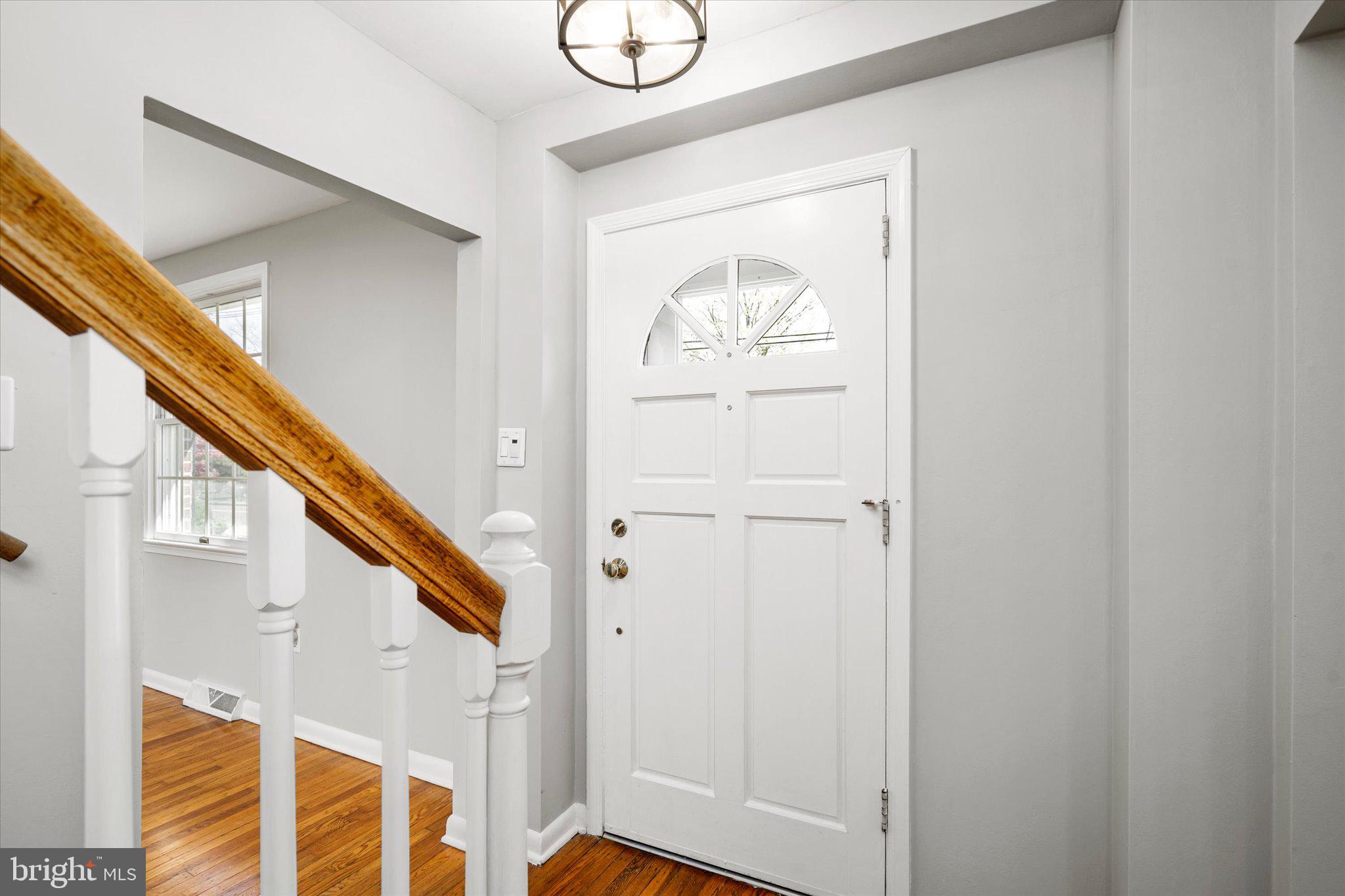 745 Woodlane Road Beverly, NJ 08010 - Photo 3 of 28 Gallery Image 3