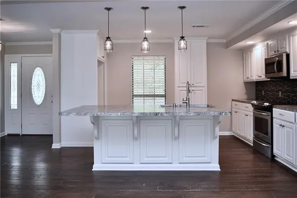 $349,999 | 106 Woodcreek Loop, Pineville, LA 71360