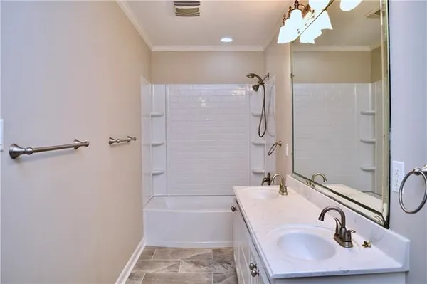 $349,999 | 106 Woodcreek Loop, Pineville, LA 71360