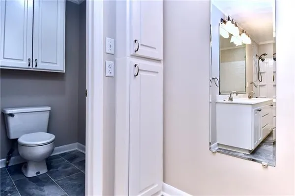 $349,999 | 106 Woodcreek Loop, Pineville, LA 71360