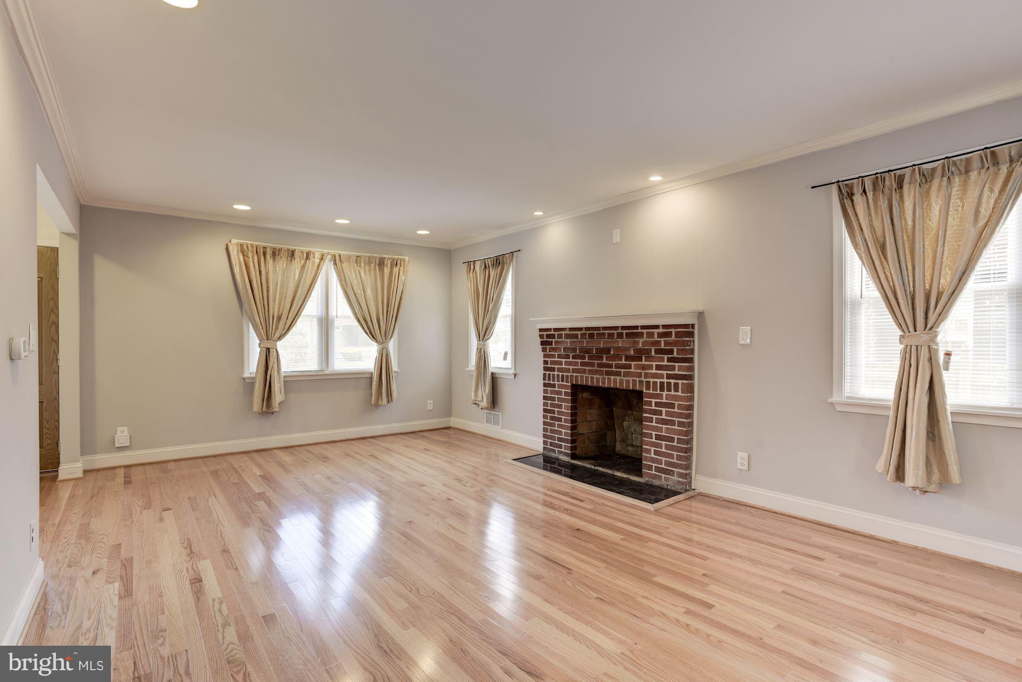 5207 Overcrest Road Baltimore, MD 21207 - Photo 5 of 27 Family Room