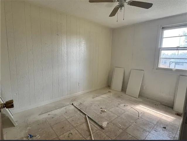 $149,999 | 25609 South Lake Annette Drive, Freeman, MO 64746