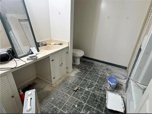 $149,999 | 25609 South Lake Annette Drive, Freeman, MO 64746