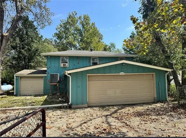 $149,999 | 25609 South Lake Annette Drive, Freeman, MO 64746