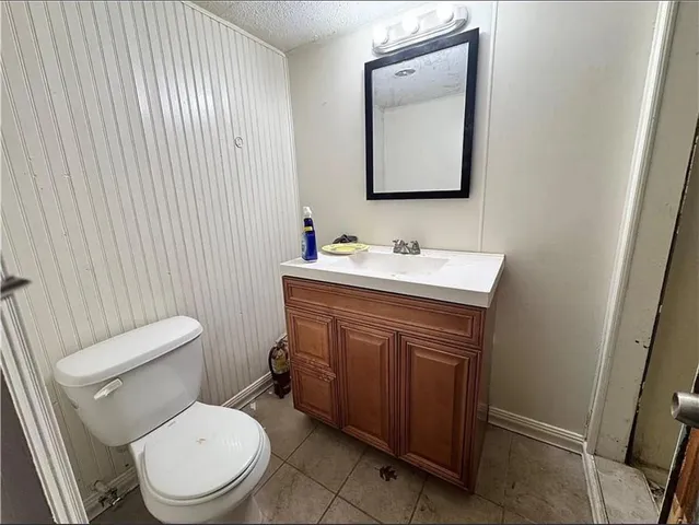 $149,999 | 25609 South Lake Annette Drive, Freeman, MO 64746