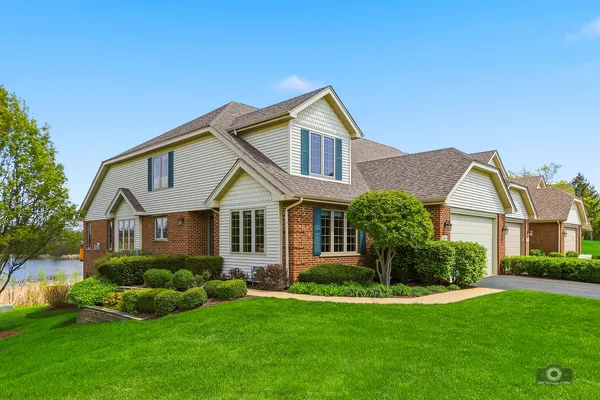 $724,000 | 12198 Oxford Court, Lemont, IL 60439