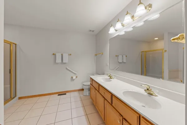 $724,000 | 12198 Oxford Court, Lemont, IL 60439