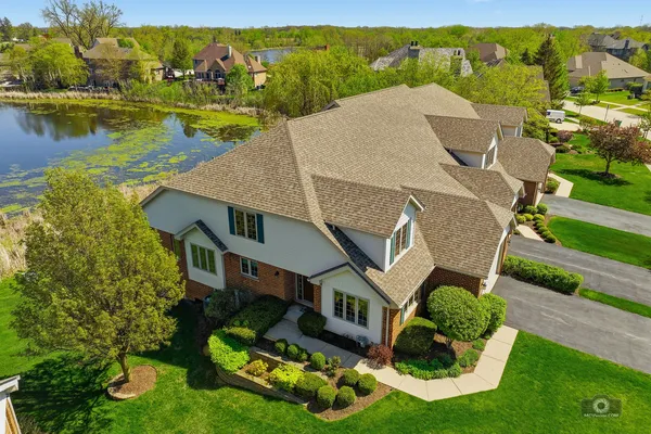 $724,000 | 12198 Oxford Court, Lemont, IL 60439