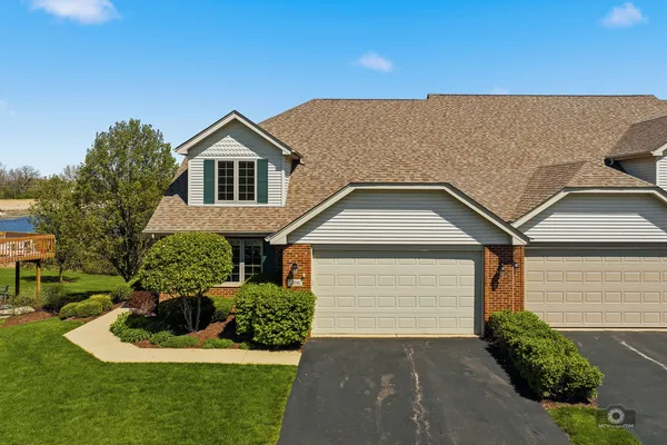 $724,000 | 12198 Oxford Court, Lemont, IL 60439