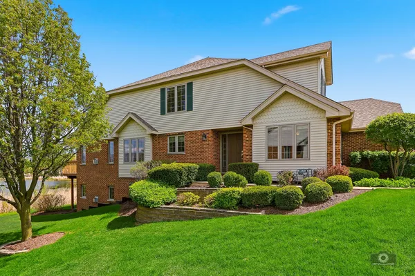 $724,000 | 12198 Oxford Court, Lemont, IL 60439