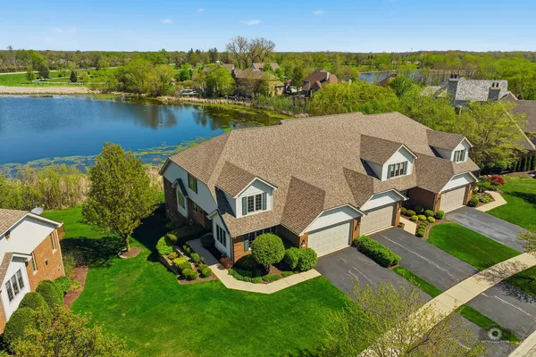 $724,000 | 12198 Oxford Court, Lemont, IL 60439