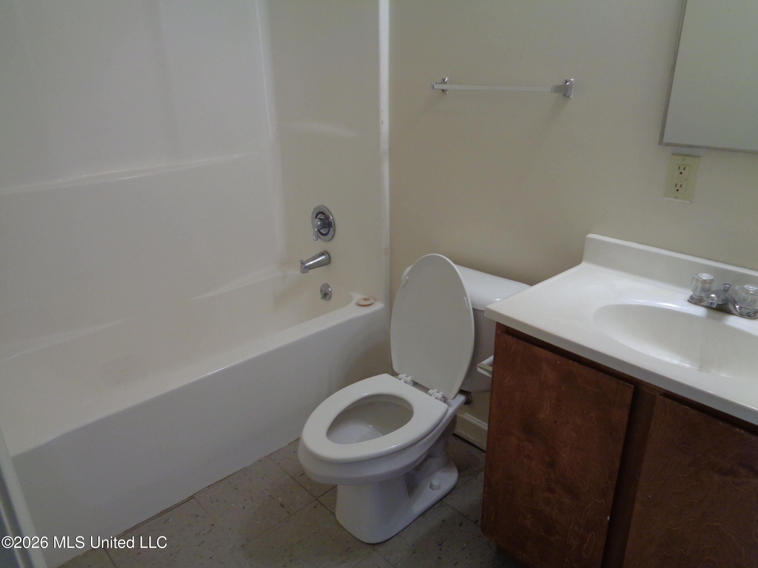 1475 Hadorn Road, Unit 7 Batesville, MS 38606 - Photo 7 of 13 original (5)