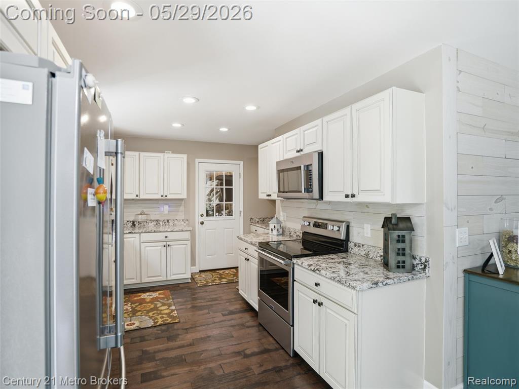 11447 North Latson Road Linden, MI 48451 - Photo 11 of 52