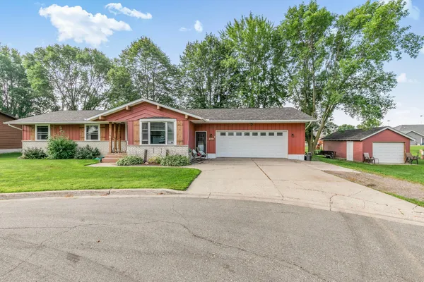 $274,900 | 316 8th Street Southeast, Freeport, MN 56331