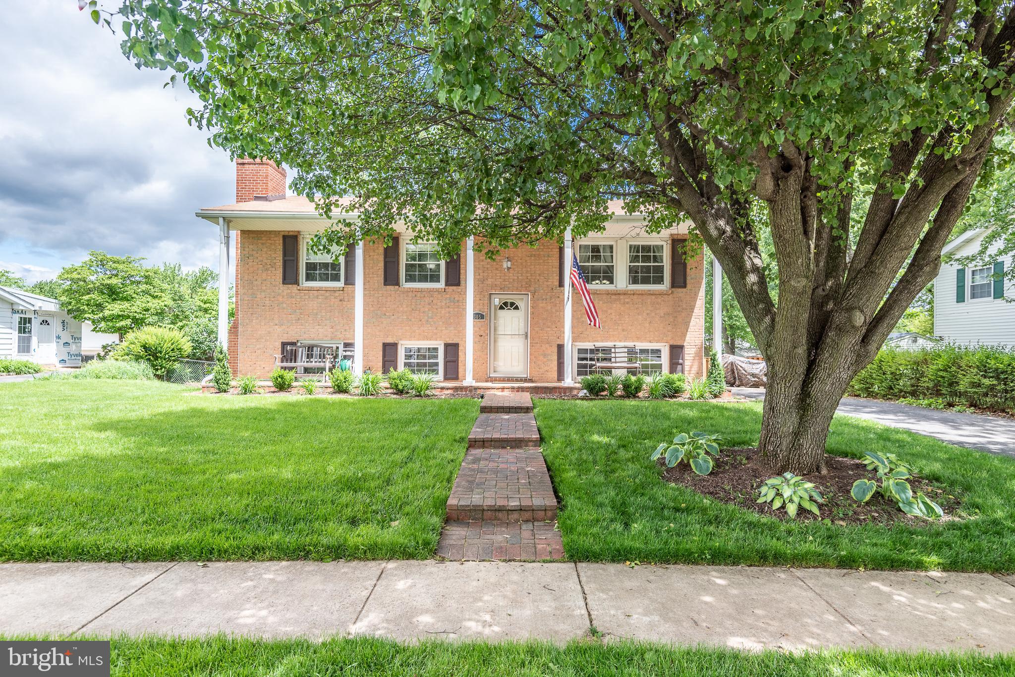 305 Williamsburg Road Sterling, VA 20164 - Photo 4 of 50 Gallery Image 4