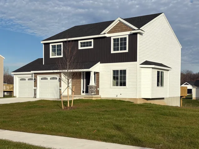 $417,500 | 4245 Butternut Drive, Wayland, MI 49348