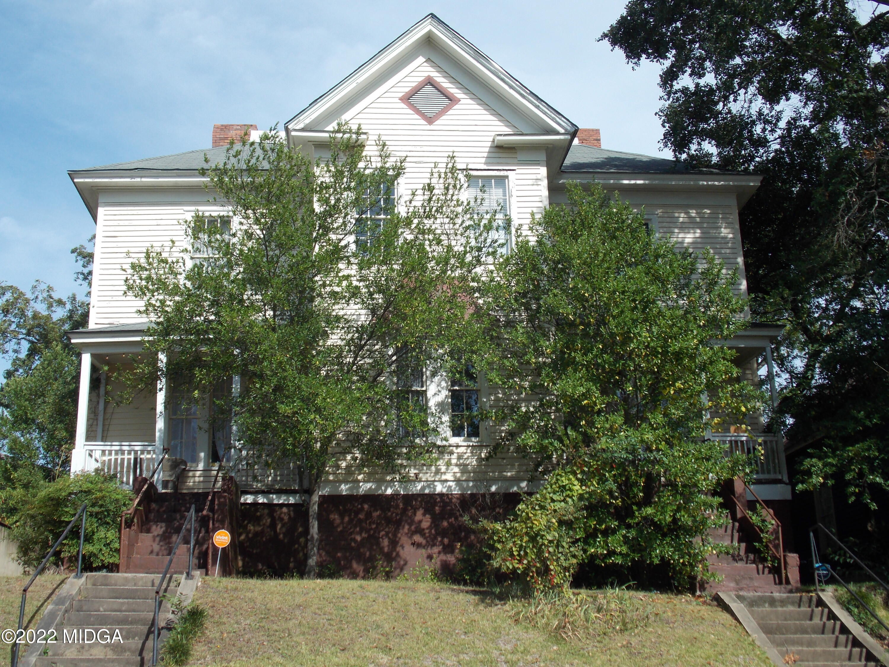981 Maple Street Macon, GA 31201 - Photo 1 of 5 front of house