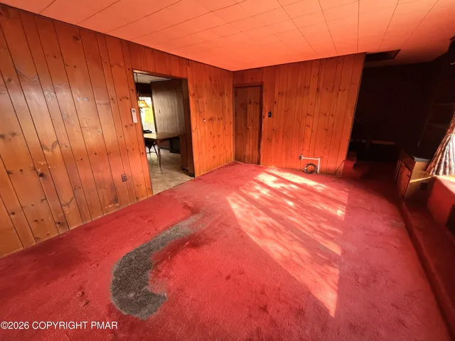 a bed room with a bed