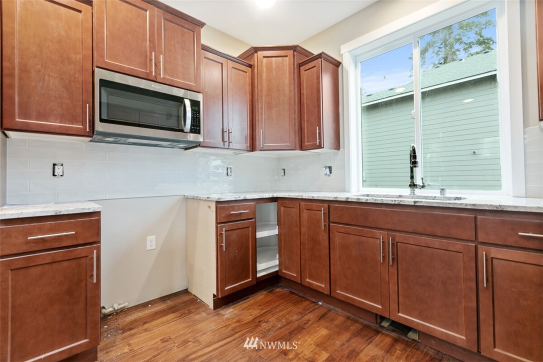 14913 Deception Road Anacortes, WA 98221 - Photo 4 of 18 Gallery Image 4