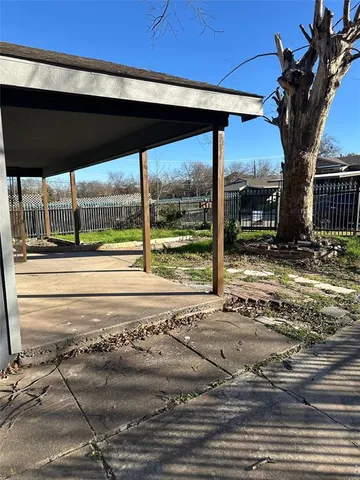 $1,800 | 1117 East Harvey Avenue, Fort Worth, TX 76104