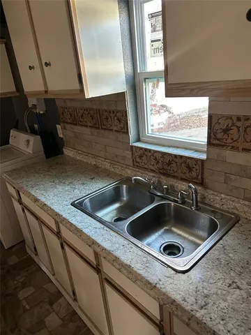 $1,800 | 1117 East Harvey Avenue, Fort Worth, TX 76104